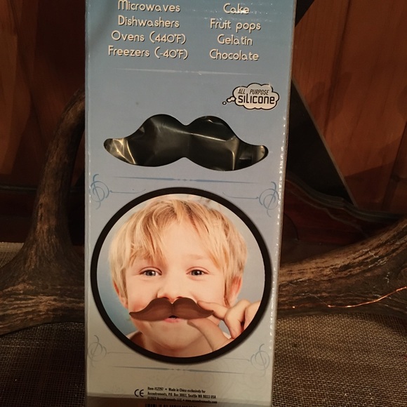 Mustache Ice Cube Tray - Picture 2 of 2